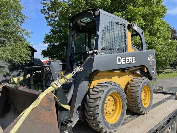 Image of John Deere 320D equipment image 2