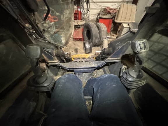 Image of John Deere 320D equipment image 4