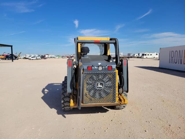 Image of John Deere 320D equipment image 3