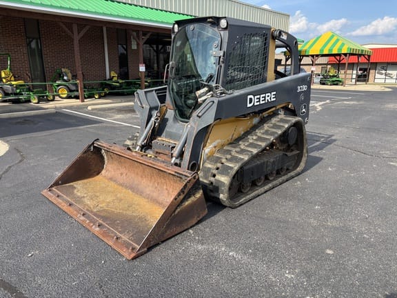 2013 John Deere 323D Equipment Image0