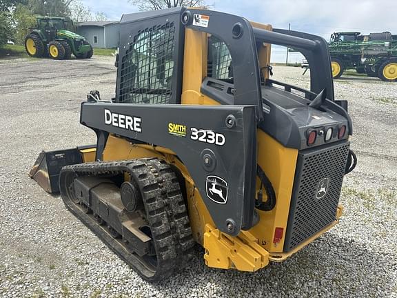Image of John Deere 323D equipment image 4