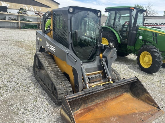 2013 John Deere 323D Equipment Image0