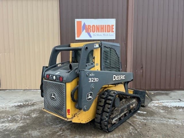 Image of John Deere 323D equipment image 2