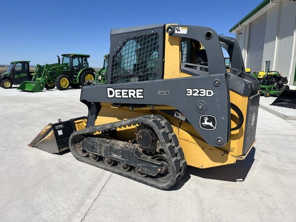 Main image John Deere 323D