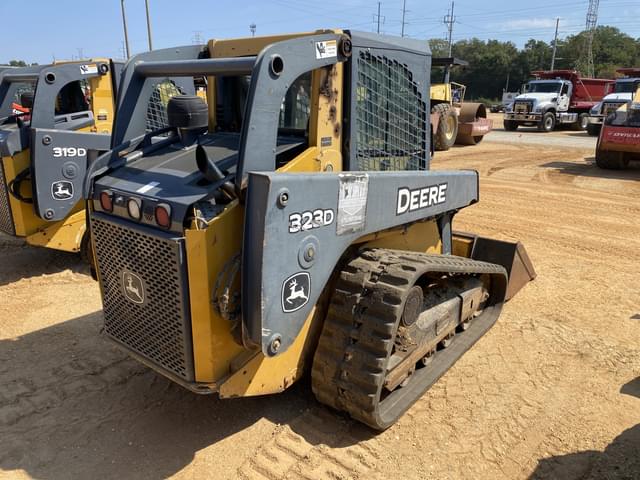 Image of John Deere 323D equipment image 2