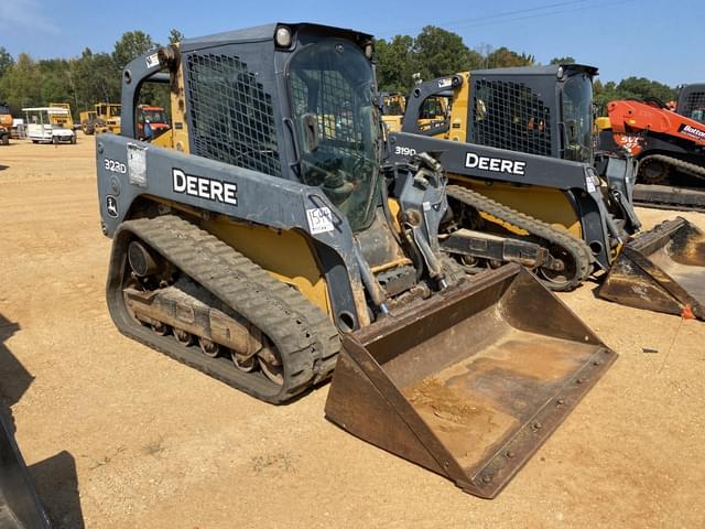 Image of John Deere 323D equipment image 3