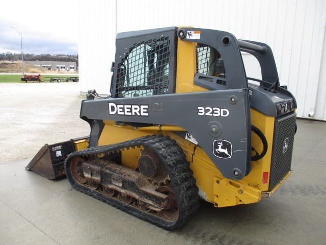 Image of John Deere 323D equipment image 3