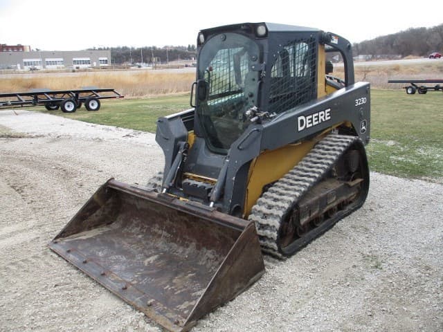 Image of John Deere 323D equipment image 3