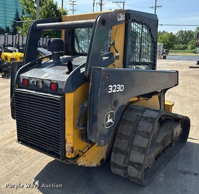 Image of John Deere 323D equipment image 4