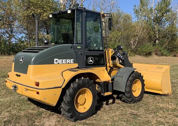 Image of John Deere 324J equipment image 2