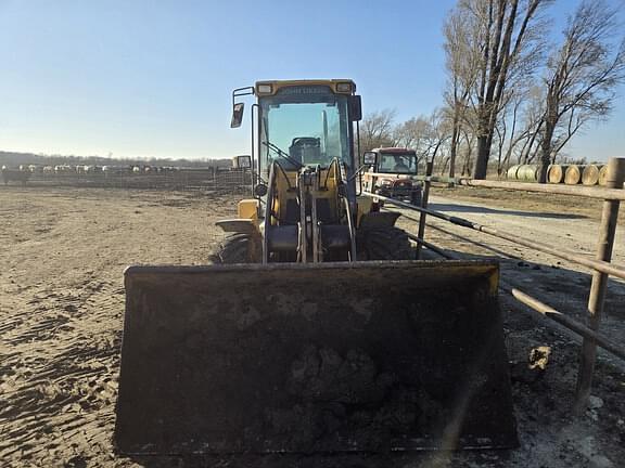 Image of John Deere 324J equipment image 1