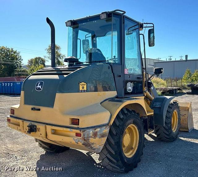 Image of John Deere 324J equipment image 4