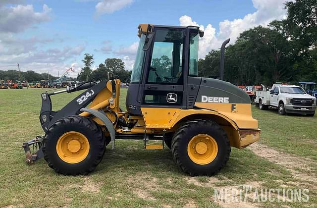 Image of John Deere 324J equipment image 2
