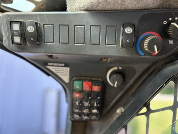 Image of John Deere 328E equipment image 3