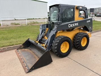 Main image John Deere 328E