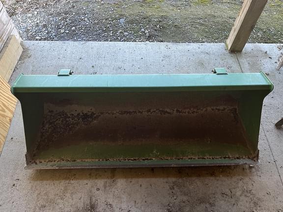 Image of John Deere 3320 equipment image 4