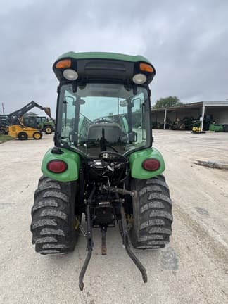 Image of John Deere 3320 equipment image 2