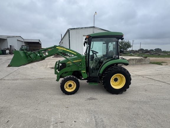 2013 John Deere 3320 Equipment Image0