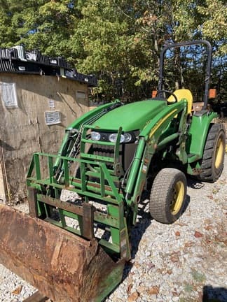 Main image John Deere 3320