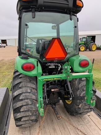 Image of John Deere 3320 equipment image 3