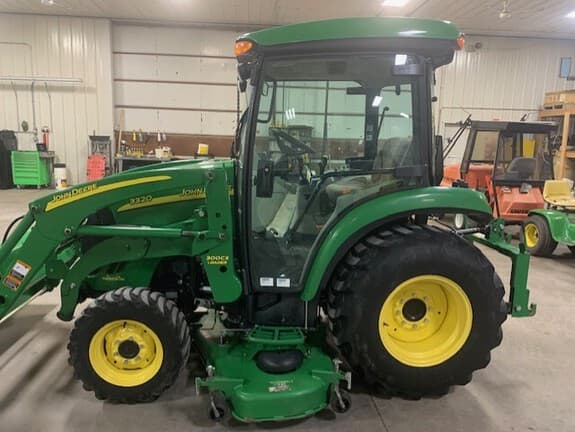 Image of John Deere 3320 equipment image 2