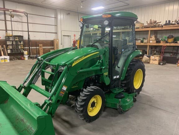 Image of John Deere 3320 equipment image 1