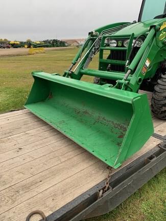 Image of John Deere 3320 equipment image 4