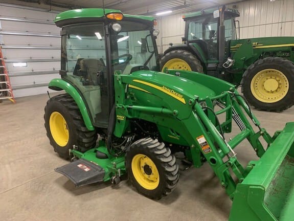 2013 John Deere 3320 Equipment Image0