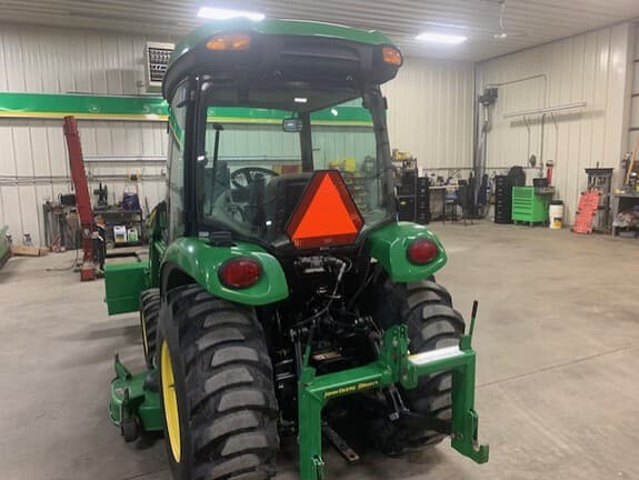 Image of John Deere 3320 equipment image 3