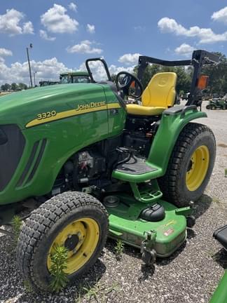Image of John Deere 3320 equipment image 2