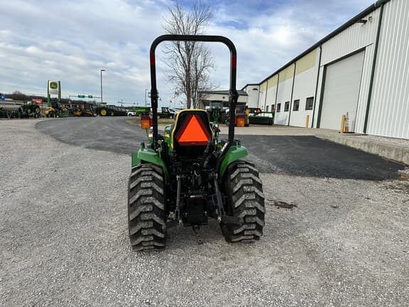 Image of John Deere 3320 equipment image 4