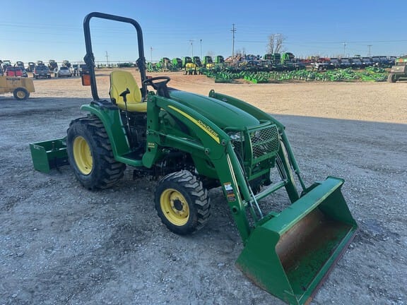 Main image John Deere 3320