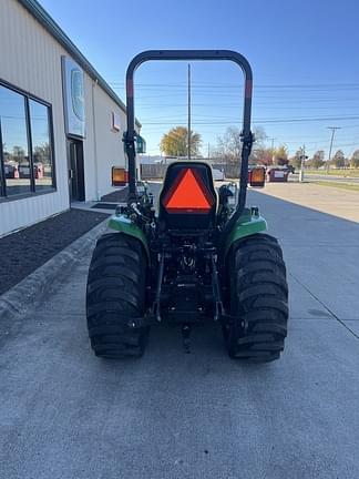 Image of John Deere 3320 equipment image 3