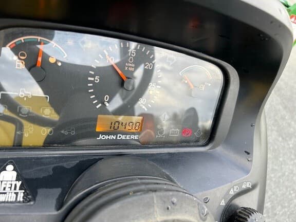 Image of John Deere 3320 equipment image 4