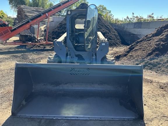 Image of John Deere 332E equipment image 1