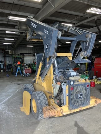 2013 John Deere 332E Equipment Image0