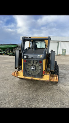 Image of John Deere 332E equipment image 3