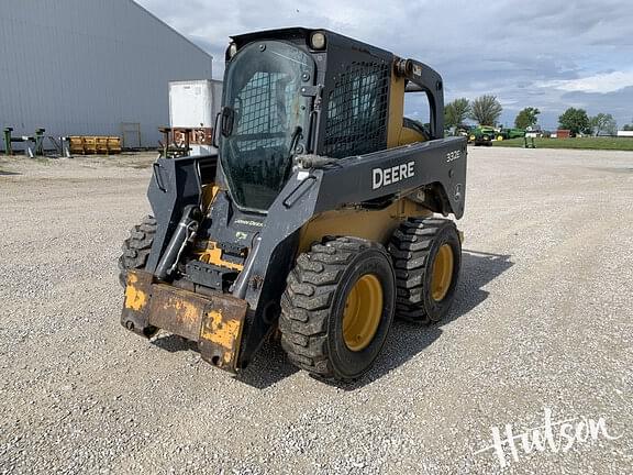 Image of John Deere 332E equipment image 1
