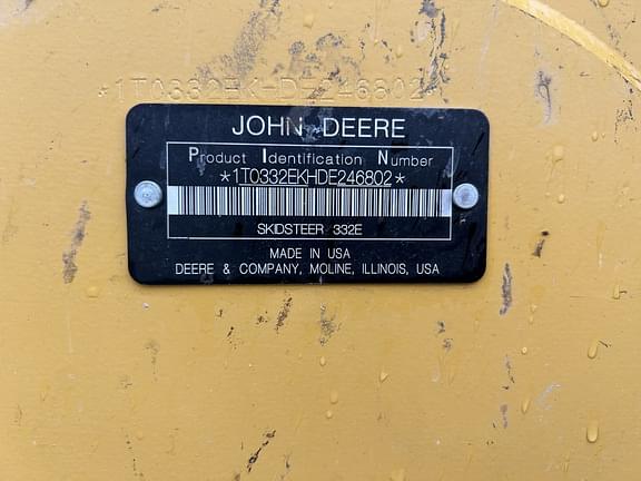 Image of John Deere 332E equipment image 4