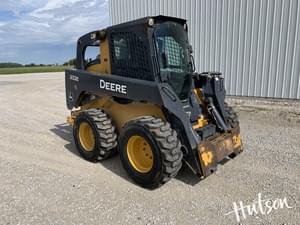2013 John Deere 332E Image