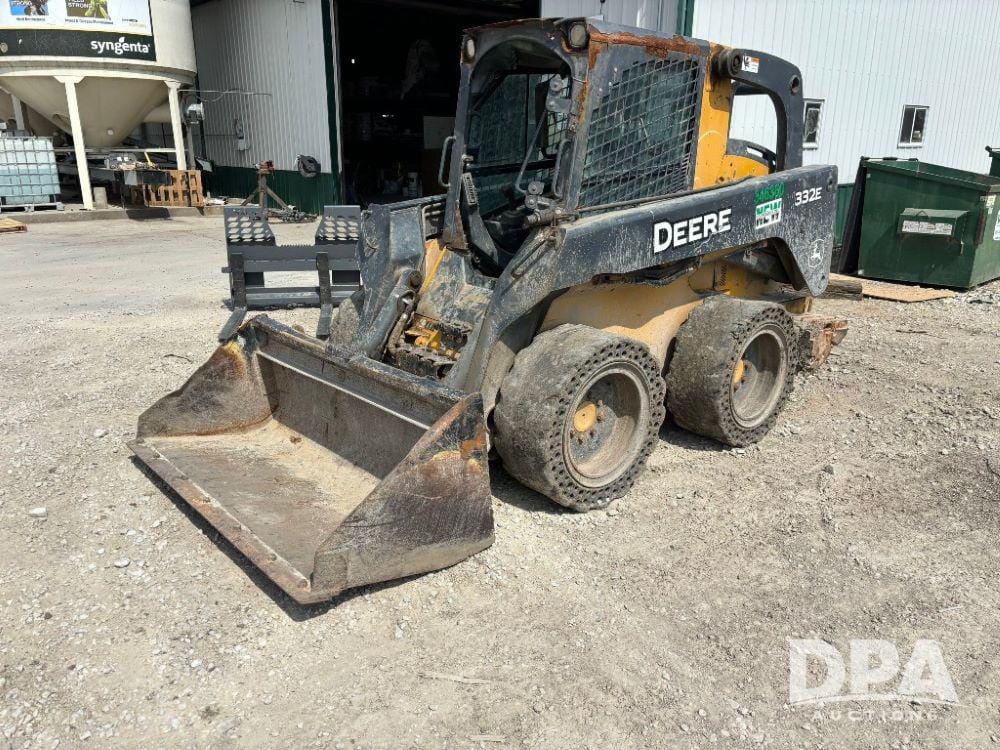 Main image John Deere 332E