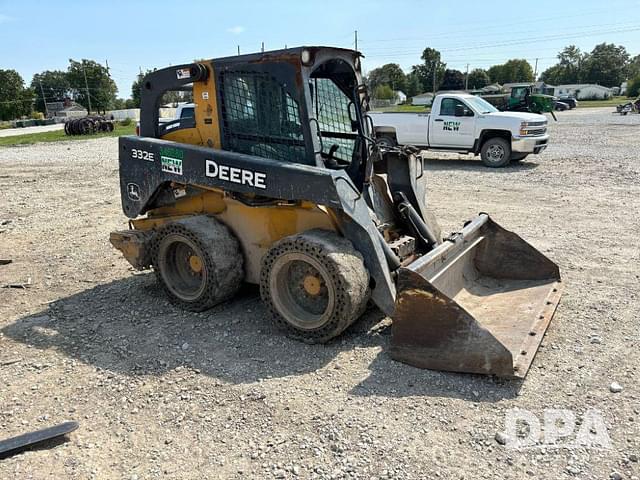 Image of John Deere 332E equipment image 3