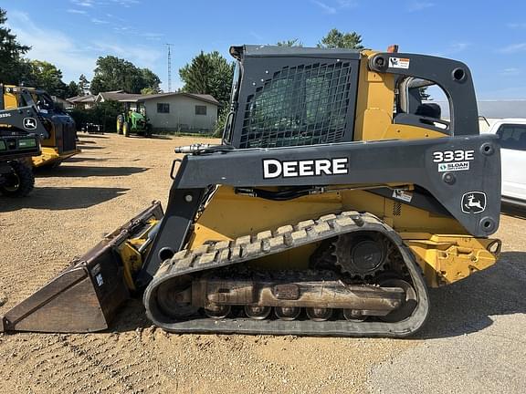 Image of John Deere 333E equipment image 2