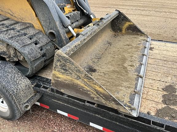 Image of John Deere 333E equipment image 2