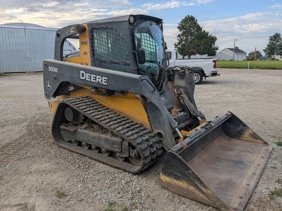 Image of John Deere 333E equipment image 3