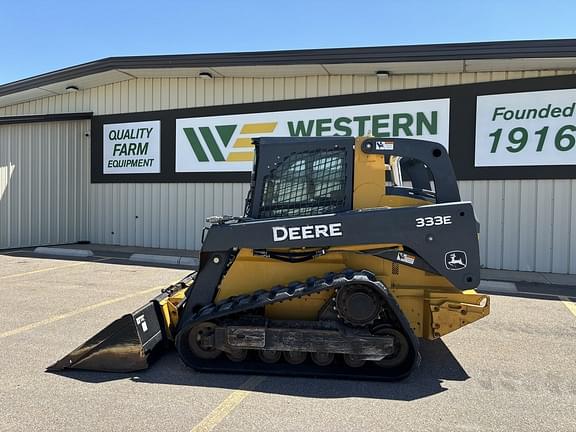 Image of John Deere 333E equipment image 1