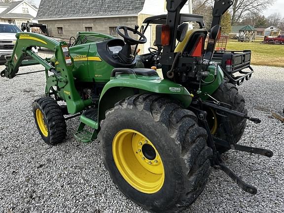 Image of John Deere 3520 equipment image 3