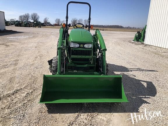 Image of John Deere 3520 equipment image 2