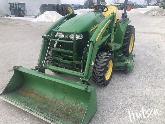 Image of John Deere 3520 equipment image 2