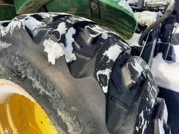 Image of John Deere 3520 equipment image 4